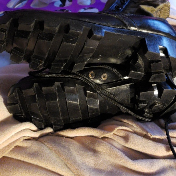 Combat boots - Picture 2 of 3
